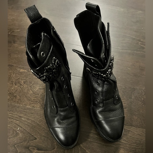 Karl Lagerfeld Boots - Picture 4 of 5